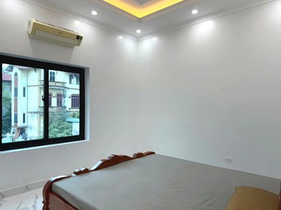 Nhà đẹp ngõ nông 3 gác qua phố chu huy mân 103 m2 x 4 tầng mặt tiền 4.7m x 12.3 tỷ long biên hà nội. 2
