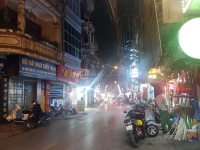 Rẻ như ngõ  mp khương trung 83m2  2 khối  29.5 tỷ. dòng tiền 40tr. sát nts. 1