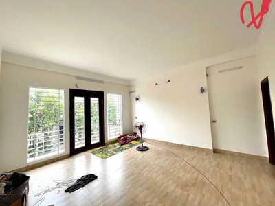 Siêu phẩm biệt thự mini hiếm có của mb08 - nam ngạn - đường hè rộng thênh thang- hướng tây bắc 2