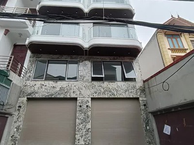 Siêu phẩm chu huy mân   7 tầng thang máy   ô tô ngủ trong nhà   full nội thất   long biên 0