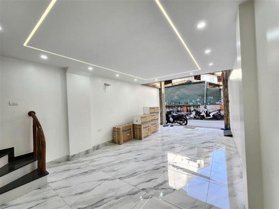 Đỉnh cao mặt phố hoàng mai   7 tầng   full đồ   kinh doanh cực đỉnh 1