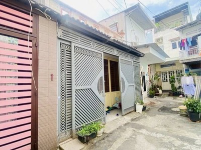Nhà c4 mới gần aeon - ngang 5.3 nở hậu - hẻm thông thoáng - chỉ nhích 5 1