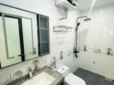 Bán nhà 52m 5 tầng thang máy cực mới ở ngay ngõ 310 nghi tàm tây hồ 4