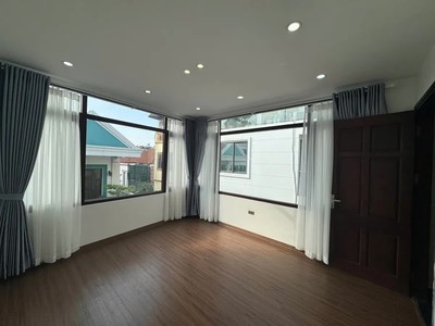 Nhà mới full nội thất ô tô chánh - kinh doanh đức giang 47/50 m2 x 4 tầng 10.2 tỷ long biên hà nội. 1