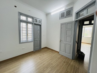 Nguyễn du nhà mặt phố 150m ô tô tránh đỗ, kinh doanh 3