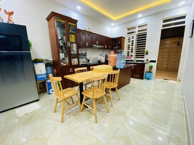 Bán nhà 2 tầng, 3pn, hxh đường số 4, trường thọ, thủ đức. dt 160m2, shr, giá 9,05 tỷ. 2