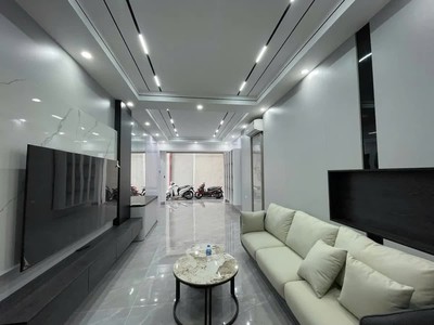 Nhà đẹp long biên   6 tầng, thang máy, gần mặt phố   47m    12.9 tỷ 0