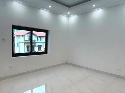 Nhà đẹp ngõ nông 3 gác qua phố chu huy mân 103 m2 x 4 tầng mặt tiền 4.7m x 12.3 tỷ long biên hà nội. 4