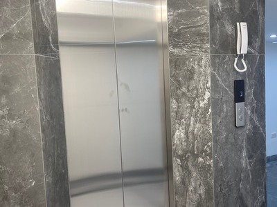 Mình cho thuê nhà hai cửa đi, mới, trúc bạch  vỉa hè 100m2  4t- 30 tr 0
