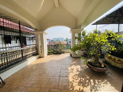 Nguyễn du biệt thự sân vườn, mặt phố ô tô tránh đỗ kinh doanh 2