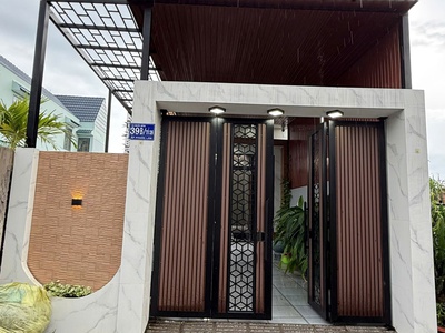 Nhà mặt đường nhựa ngay biển tầm 300m giá  chỉ 3ty2 3