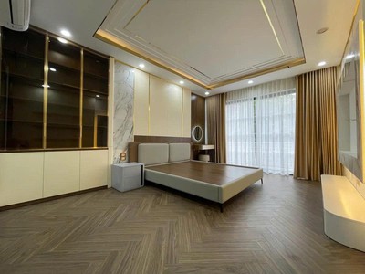 Nhà dân xây nguyễn văn cừ,55m,7 tầng,thang máy,vỉa hè,ngõ thông ôtô tránh.giá 20.x tỷ 1