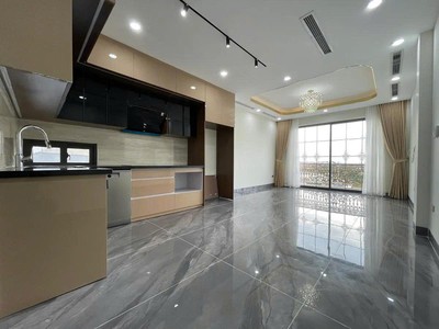 Nhà dân xây nguyễn văn cừ,55m,7 tầng,thang máy,vỉa hè,ngõ thông ôtô tránh.giá 20.x tỷ 2