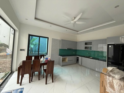 Bán nhà trung tâm long biên - giá đầu tư 3