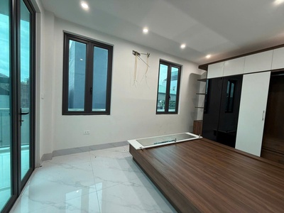 Bán nhà trung tâm long biên - giá đầu tư 4