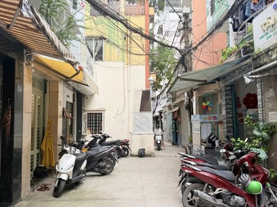  NHÀ MỚI XINH   HẺM NHẬT TẢO     Phường 4, Quận 10  Diện tích: 21m 6