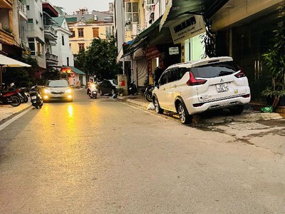 Tây Hồ  Ngõ 23 Xuân La-Ô tô- 50m sổ vuông- Mặt tiền 4m- 19.5 tỷ 2