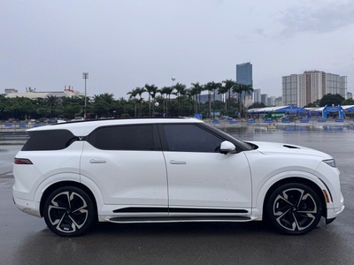 VF9 plus màu trắng sx 2023 Odo 5v km. 1