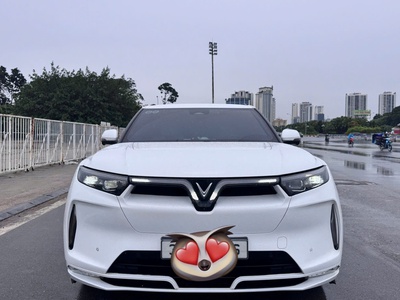 VF9 plus màu trắng sx 2023 Odo 5v km. 4