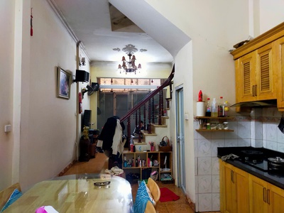 Bán gấp nhà 4 tầng ngõ 89 phố Lạc Long Quân  thông ra đầu ngõ 116 Võ Chí Công , 42m2, MT 3.7m 0