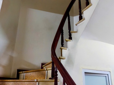 Bán gấp nhà 4 tầng ngõ 89 phố Lạc Long Quân  thông ra đầu ngõ 116 Võ Chí Công , 42m2, MT 3.7m 2