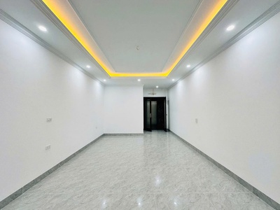 Bán nhà trần quốc hoàn, cầu giấy - 41m  x 7t thang máy - phân lô ô tô tránh - kinh doanh - giá 24.5 4