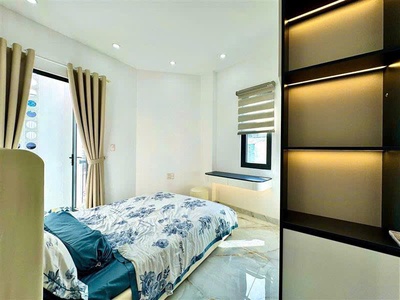 Nhà bán trung tâm phú nhuận   góc 2 mặt tiền hồ biểu chánh   5 tầng   sân thượng view 4