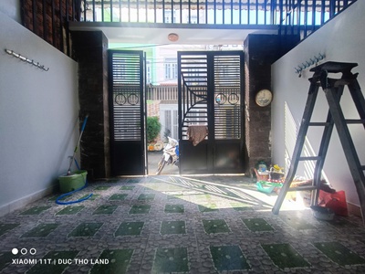 Cho thuê nhà mới hxh 7m thạnh lộc, 4x14m, 3 tầng, 3pn, sân thượng trước sau, về ở ngay 1
