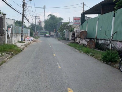 Bán đất 10.000m2 ngang 39m giá 190 tỷ đường tô ký 12 1