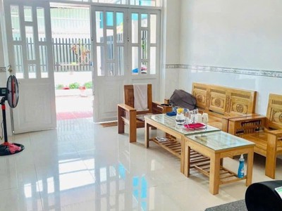 Bán nhà đường 185, phước long b, q.9, tp hcm, dt 82m2, 2 tầng, 2pn. sổ hồng riêng. giá 6.49  tỷ. 0