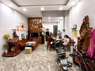 Bán nhà 3 tầng dĩ an,shr đường nhựa 12m,gần đhqg tphcm 0