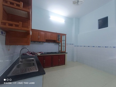 Cho thuê nhà mới hxh 7m thạnh lộc, 4x14m, 3 tầng, 3pn, sân thượng trước sau, về ở ngay 3