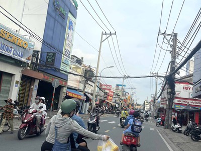 Cực hiếm  nhà mặt tiền linh đông   3pn, 3wc, cho thuê 20tr/tháng  chỉ 8 tỷ nhỉnh, kinh doanh đỉnh 0