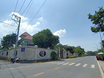 Mặt tiền đường h193, xã phú hoà đông, h.củ chi 1188 m2  ngang 21m x 45m    200 m2 thổ cư 2