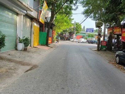 Nhà dân xây, mặt phố kinh doanh sầm uất, dòng tiền tốt, giá tốt 0
