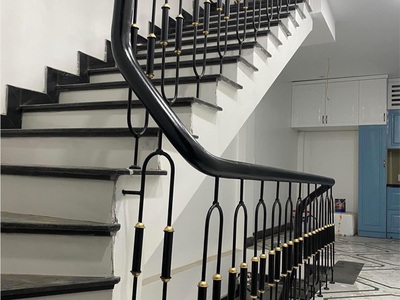 Tôi chủ nhà cho thuê nhà lô góc, mới ,vỉa hè, 117m2- 5t, duy tân 46 tr 2