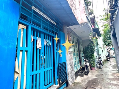 Bán nhà đường đoàn văn bơ- thông ra xóm chiếu gần trường đại học nguyễn tất thành qua phố đi bộ 2
