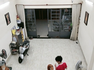 Bán nhà đường xóm chiếu mặt tiền kinh doanh sầm uất- thông ra hoàng diệu gần trường đại học nguyễn 3
