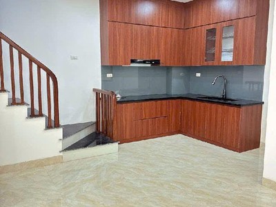 Nhà 30.5m    5 tầng   mặt tiền 4m   ngõ 36 phố đức giang   ô tô đỗ cổng   giá 6.15 tỷ 3