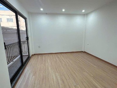 Nhà 30.5m    5 tầng   mặt tiền 4m   ngõ 36 phố đức giang   ô tô đỗ cổng   giá 6.15 tỷ 1