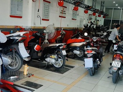 Mặt phố hai bà trưng - lô góc 3 thoáng - vỉa hè - sổ vuông . 0
