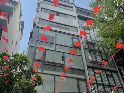 Tòa nhà 10T, mặt ngõ 66 Ngọc Lâm thông 111 Nguyễn Văn cừ có vỉ hè 2 bên, 148m2 MT8m 39 tỷ 0