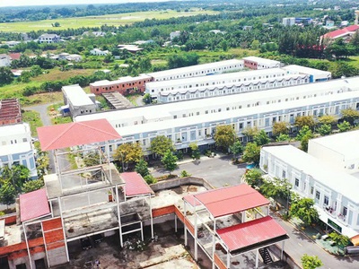Bán nhà 1 trệt 1 lầu khu phượng cát   long đức, vĩnh long 0