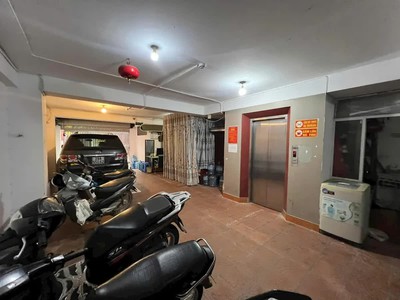 Tòa nhà 10T, mặt ngõ 66 Ngọc Lâm thông 111 Nguyễn Văn cừ có vỉ hè 2 bên, 148m2 MT8m 39 tỷ 1