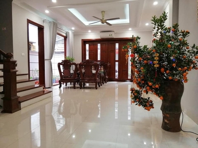 Siêu hiếm, bán nhà phố đào tấn, ô tô vào nhà, 76m , vị trí đẹp, chỉ 25 tỷ 1