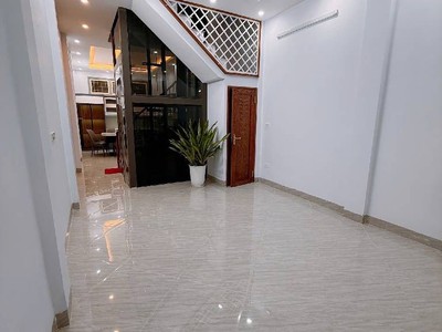 Kim đồng- phân lô oto- sát hồ - 47.5m2-5t- 16.5tỷ ctl 2