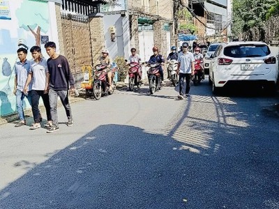 Dãy trọ 5 phòng   hẻm tải   ngã 3 luỹ bán bích    dòng tiền   10tr   68m nở hậu chỉ 6 2