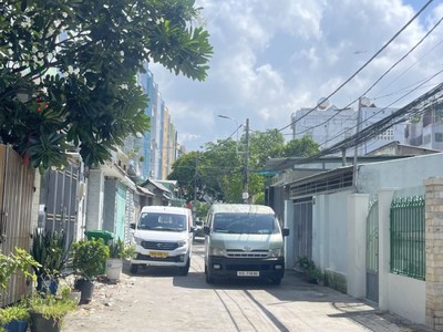 Bán nhà đường 112, phước long a, q.9, hcm. dt 104m2, 2 tầng, 2pn, sh, giá 7.2 tỷ. 4