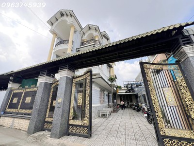 Biệt thự ngang 12m hiếm có, 242m2 trung tâm dĩ an, hoàn công, 8.2 tỷ 3