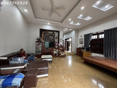 Biệt thự ngang 12m hiếm có, 242m2 trung tâm dĩ an, hoàn công, 8.2 tỷ 2